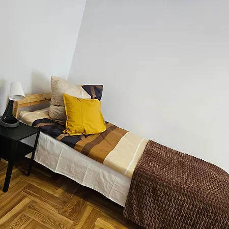 Kamelarny Dla Seniorow Z Celodobowa Opieka Wera Hostel *