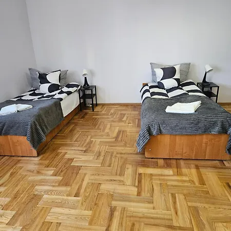 Hostel Kamelarny Dla Seniorow Z Celodobowa Opieka Wera Ząbki