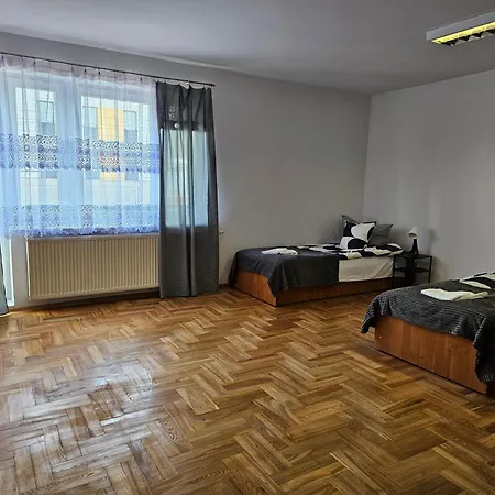 Kamelarny Dla Seniorow Z Celodobowa Opieka Wera *